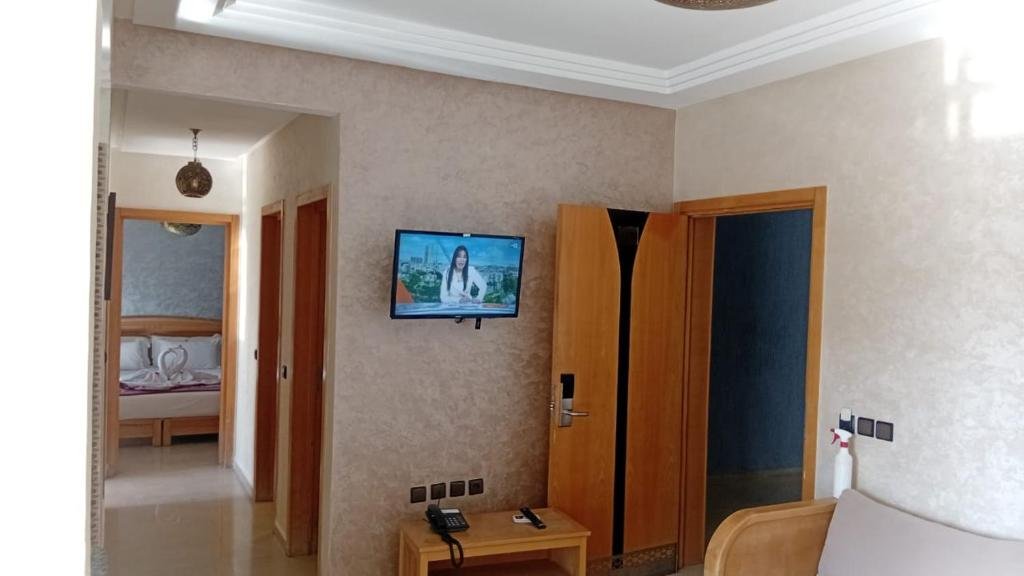 Apartment with Pool View