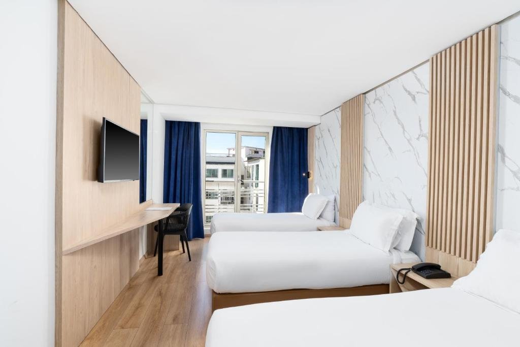 Superior Triple Room