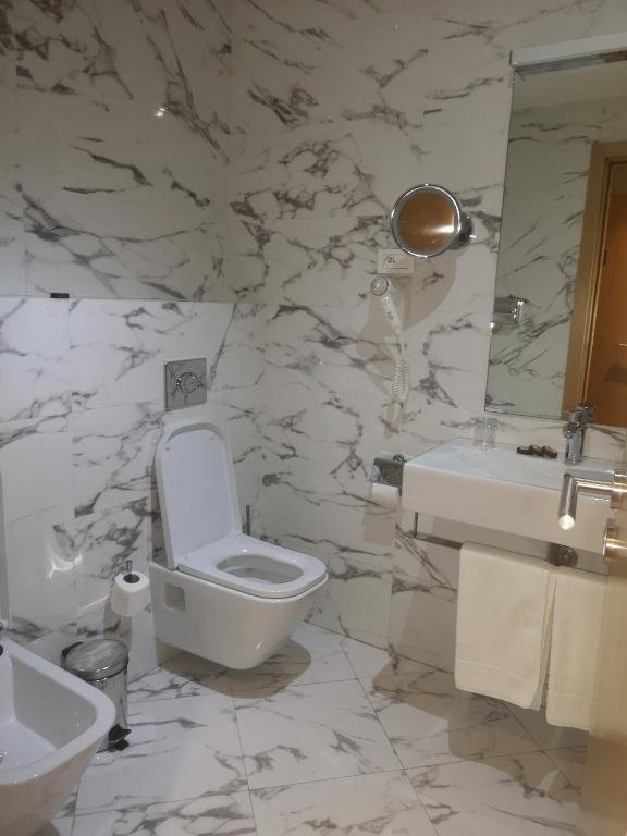 Triple Room with City View