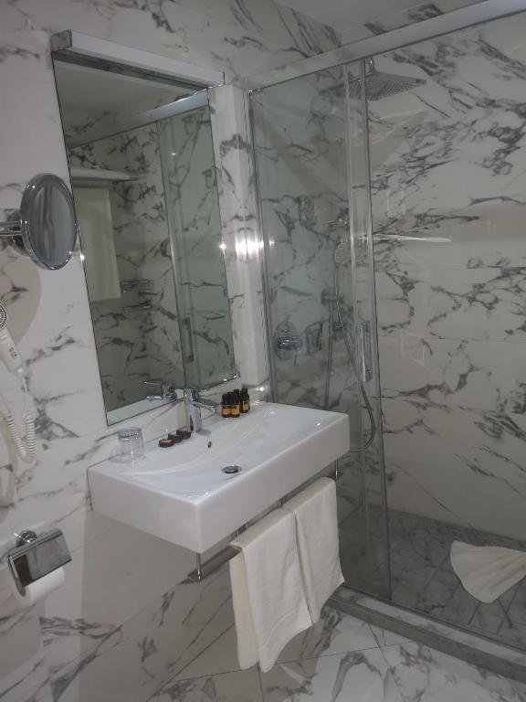 Triple Room with City View