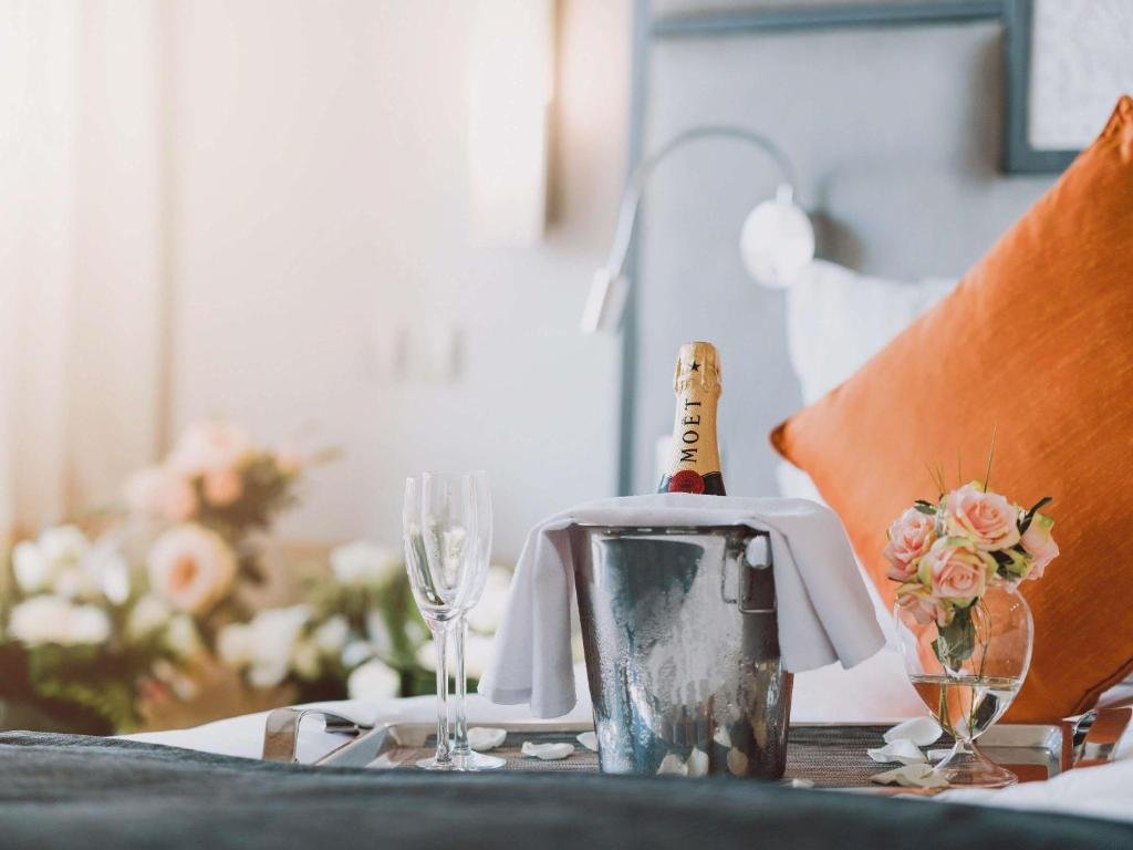 Superior Room with King-size Bed